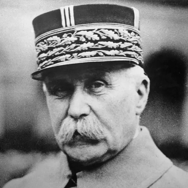 ¿Por qué el mariscal Petain fue ejecutado cuando en realidad, por rendirse a los nazis, salvó a la destrucción total de París y ciento de miles de vidas?