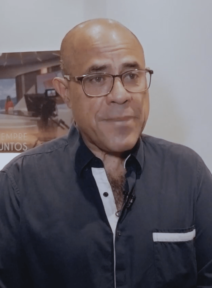 Vladimir Villegas: POR  LA CALLE DEL&nbsp;MEDIO