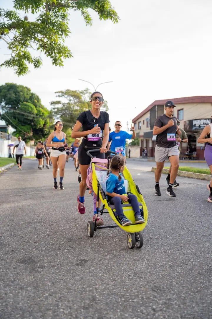 Deporte, integración y familia: Así se vivió el primer Social Run 5K en Independencia